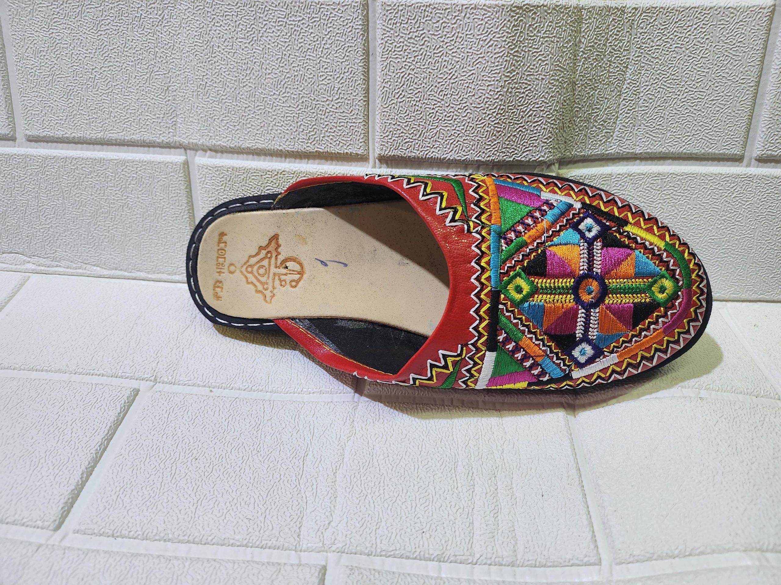 Handmade Moroccan Babouche Slippers For Women – Amazigh Berber Style – Colorful Traditional Moroccan Shoes – Ethnic Artisan Slippers